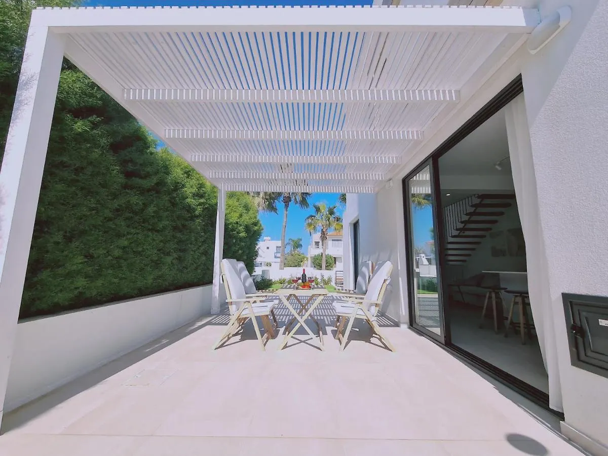 Stay Sunshine Aura Protaras